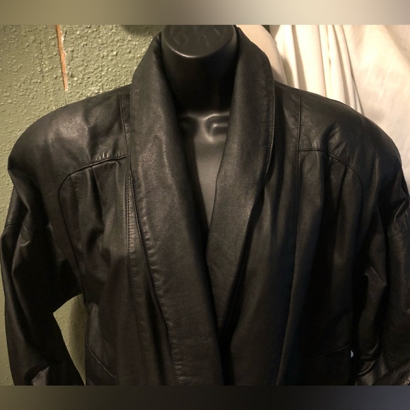 Wilson’s Leather Sz Med Black Shawl Collar Leather Coat Vintage 80’s - Picture 3 of 4